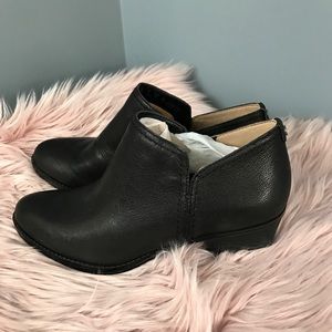 Naturalizer Black Leather Ankle Boots